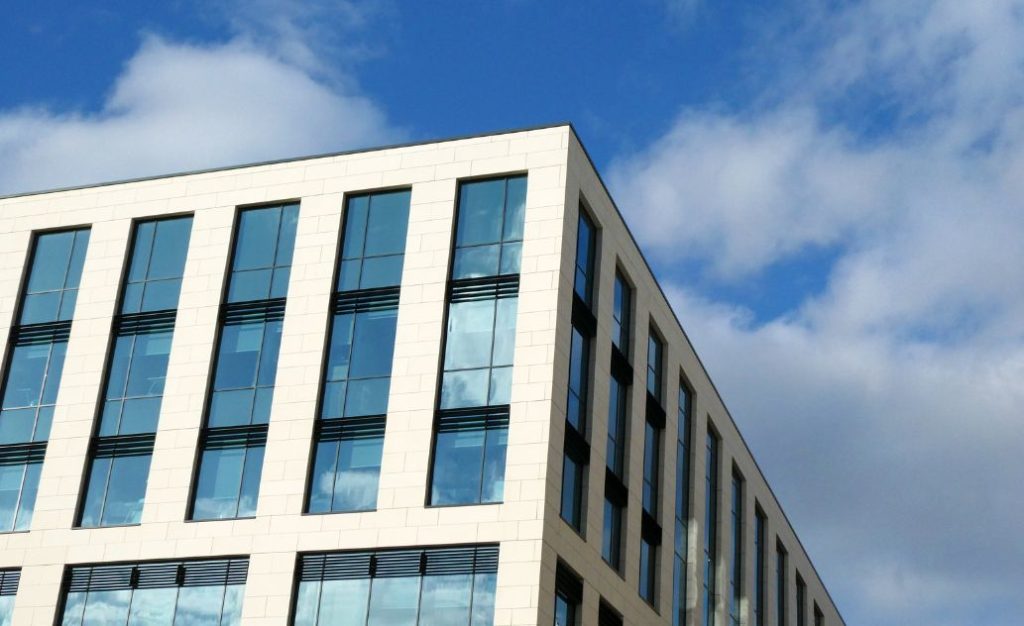 5 Тенденций в цвете окон из ПВХ для коммерческих помещений в 2024 году