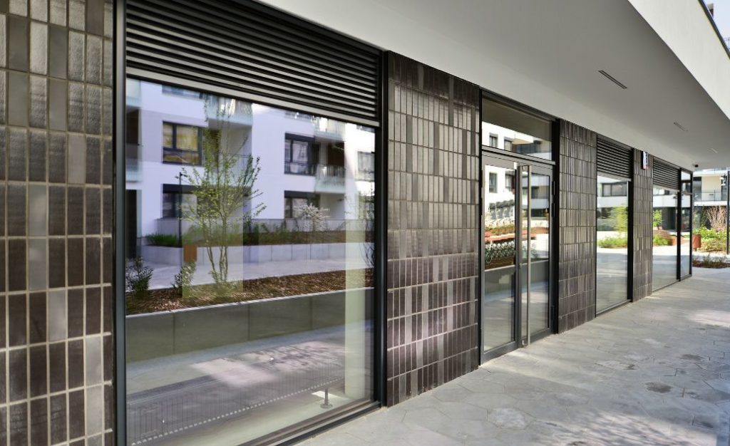 5 Тенденций в цвете окон из ПВХ для коммерческих помещений в 2024 году