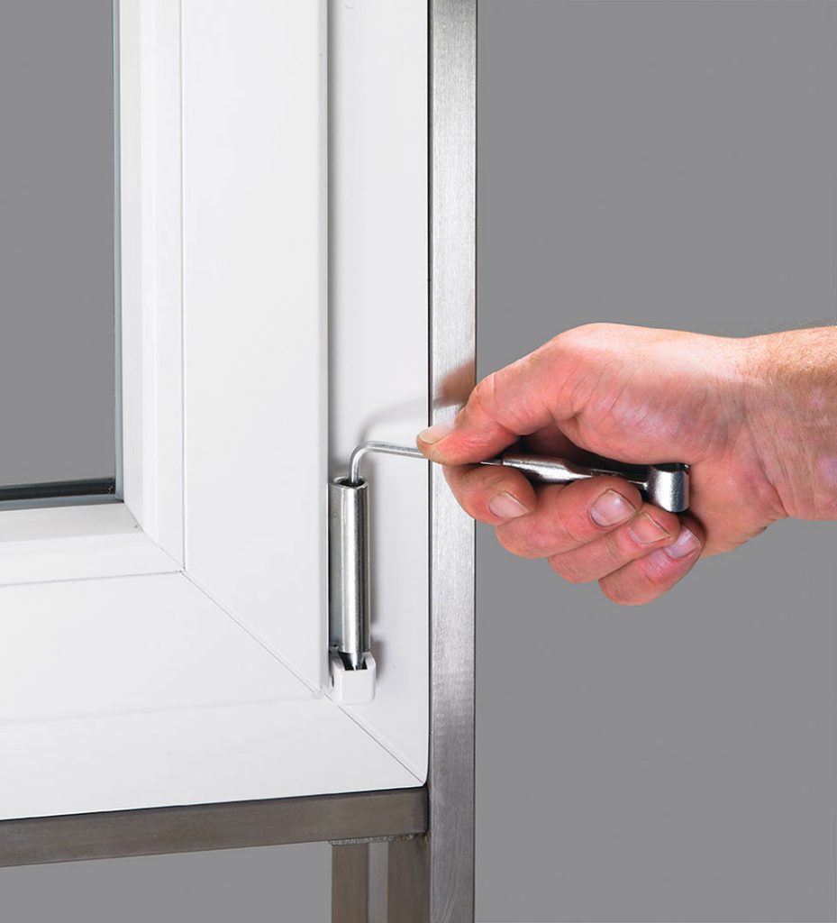 Как правильно регулировать оконную фурнитуру